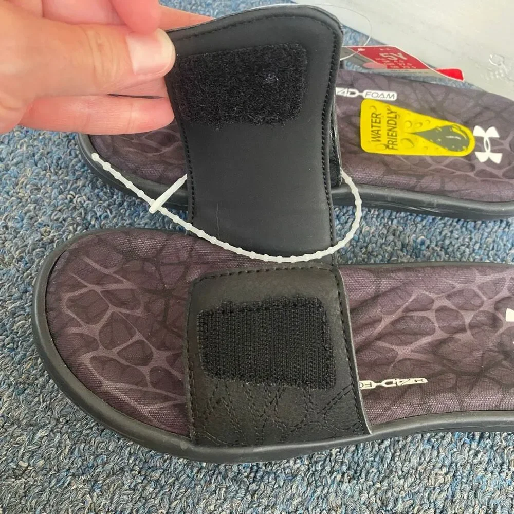 Under armour boys 5 youth brand new with tags comfort slides w/adjustable strap